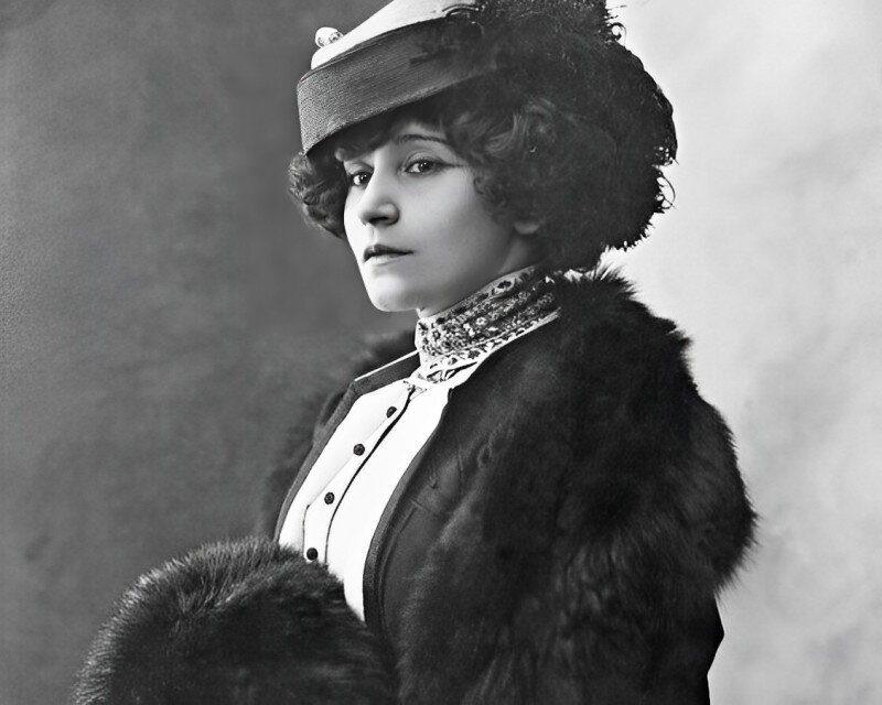 Un portrait de Colette.